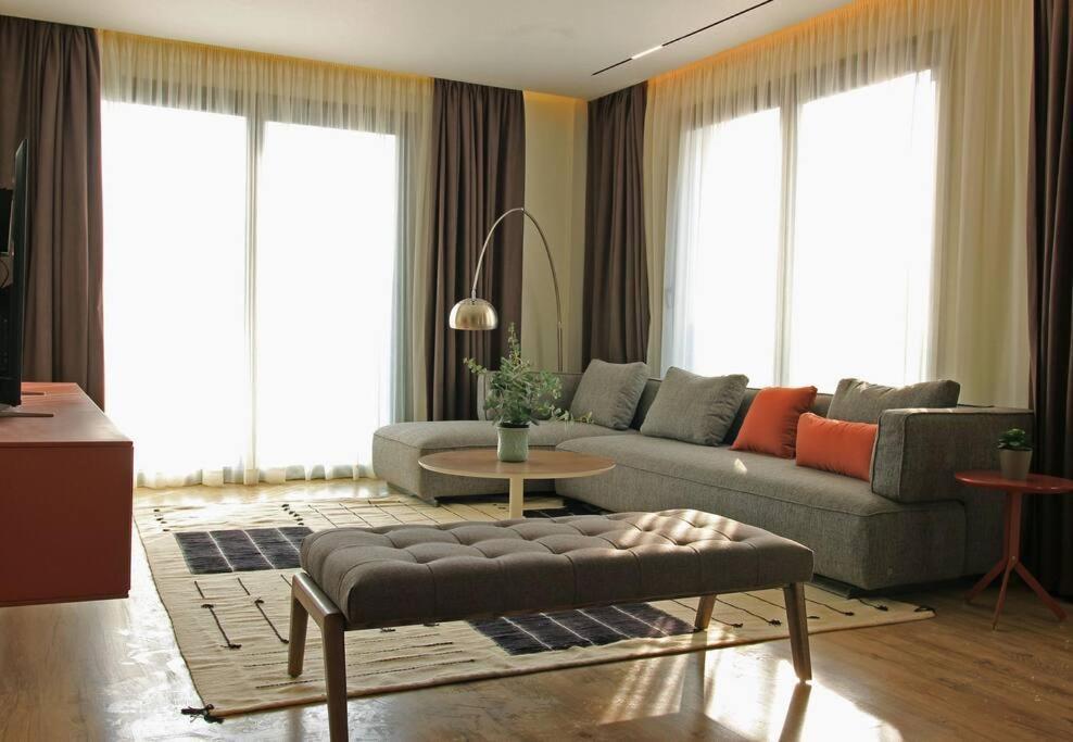 Apartment Kennah Stays At Silver Palm 