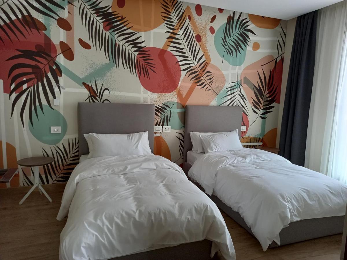 Kennah Stays At Silver Palm 