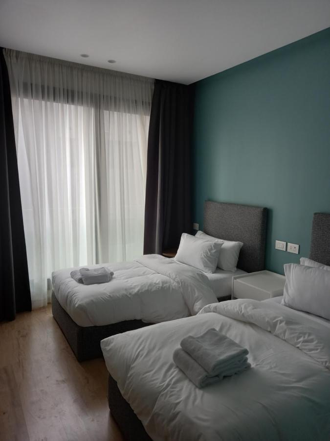 Kennah Stays At Silver Palm 