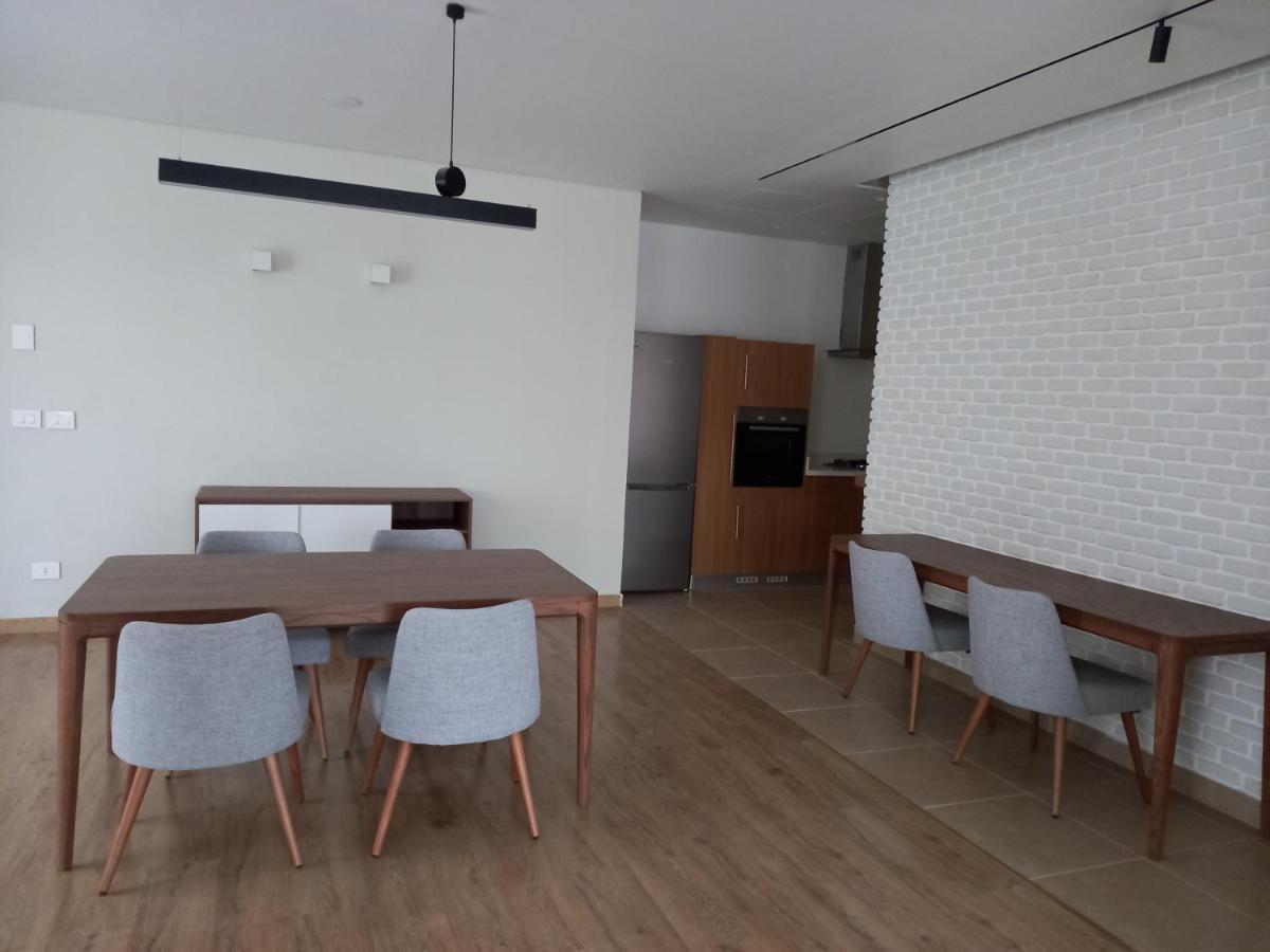 Apartment Kennah Stays At Silver Palm 
