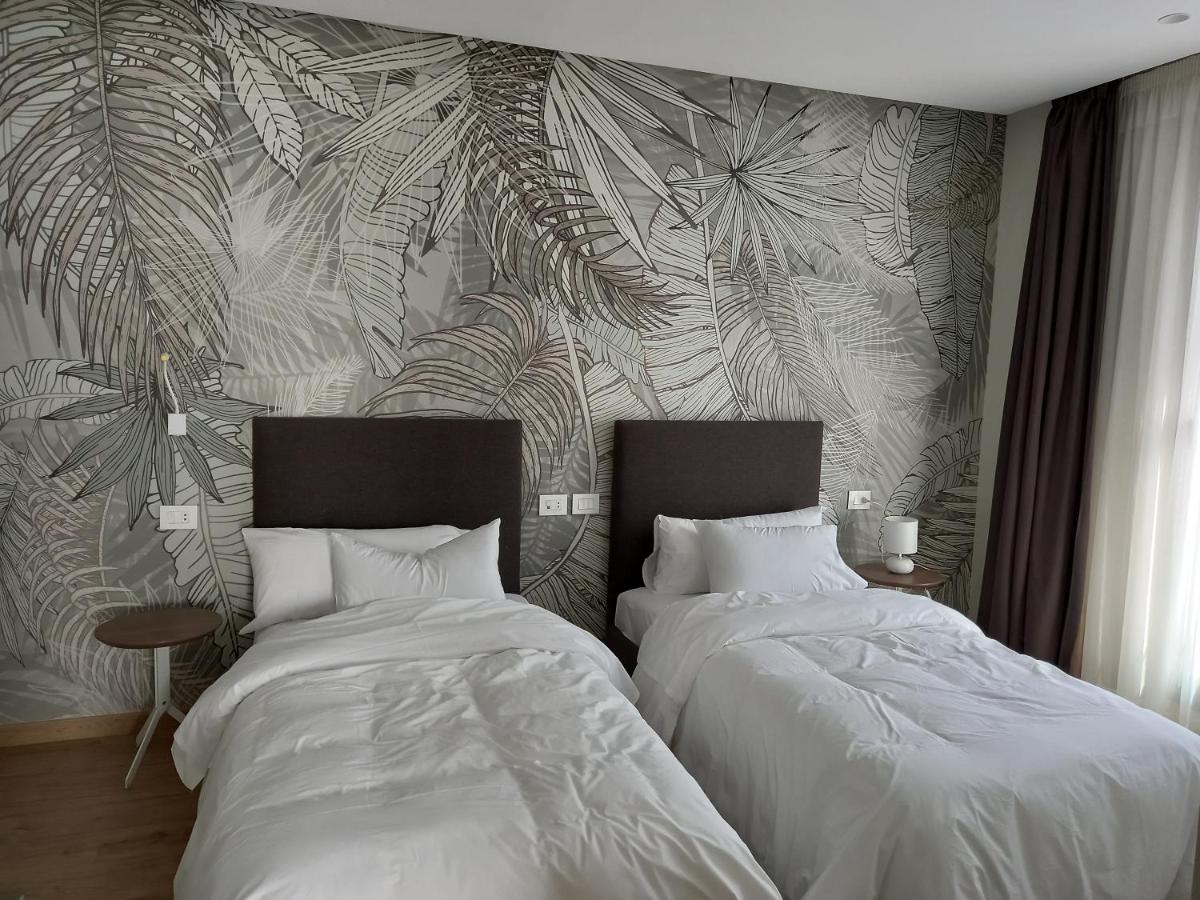 Kennah Stays At Silver Palm 